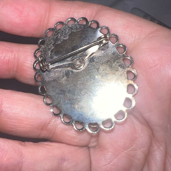 Vintage Stunning Carved Black and Cream Large Cameo Brooch - Picture 6 of 9